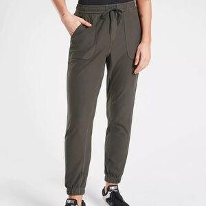 Athleta Farallon olive green jogger size 4